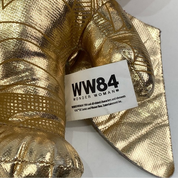 DC Universe WW84 Golden Armor Wonder Woman 8" Plush Cinemark Exclusive - Picture 8 of 13